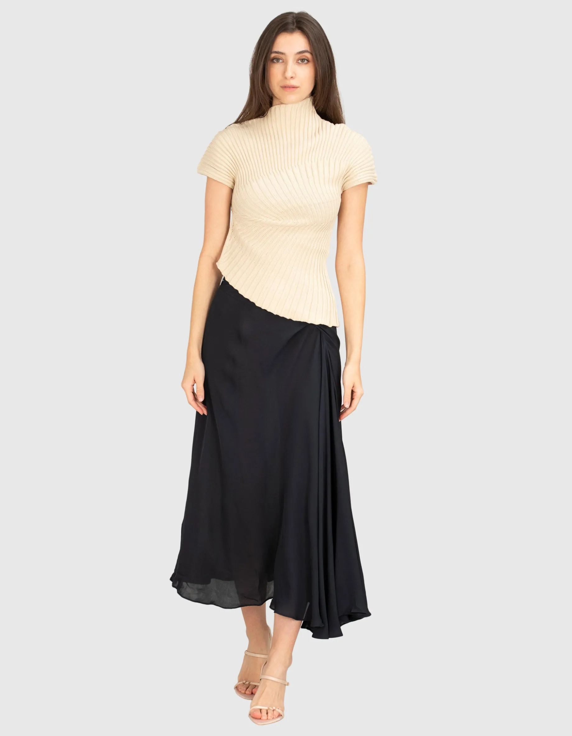 Asymmetrisches Rippstrick-Top