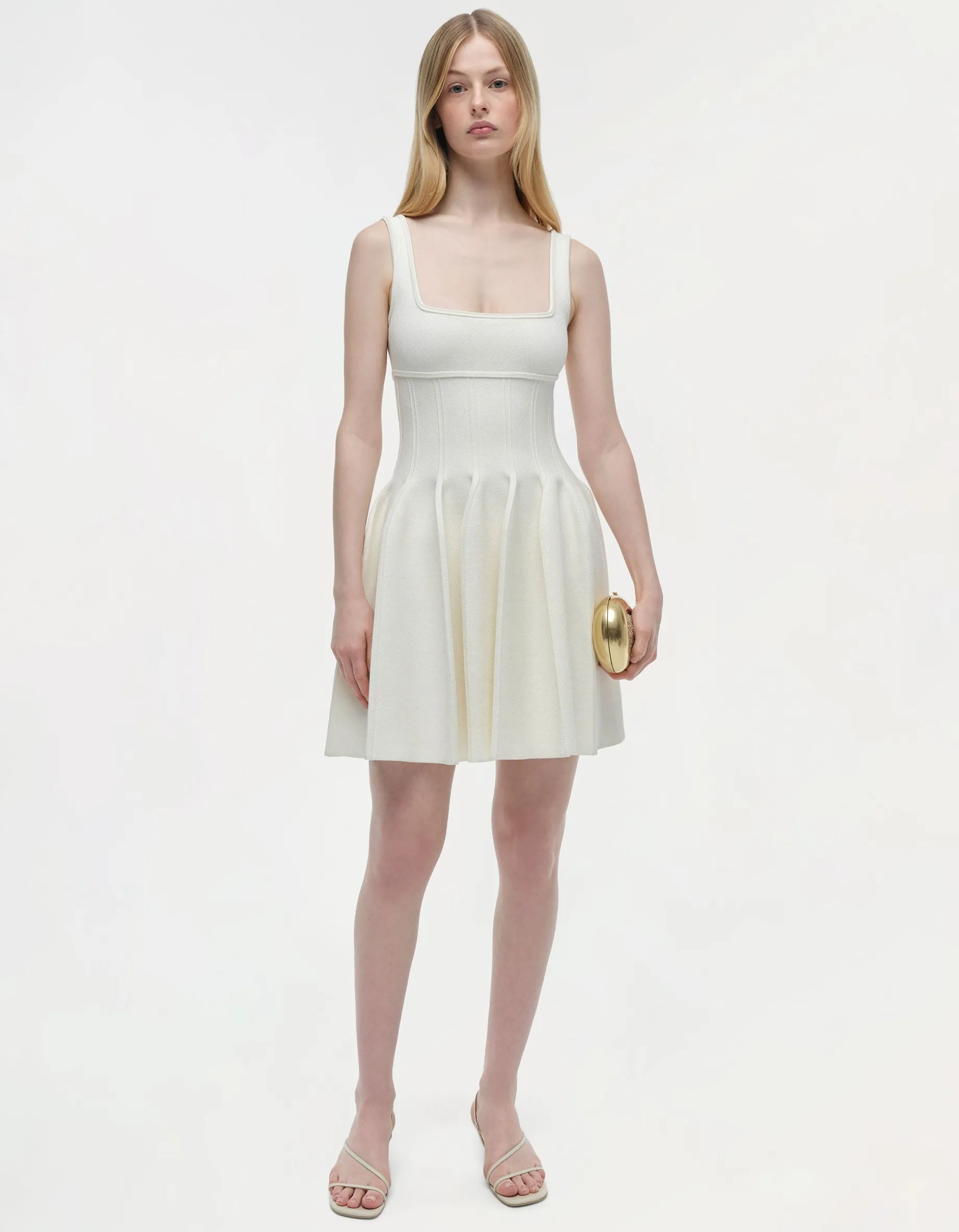 Ausgestelltes Mini-Kleid