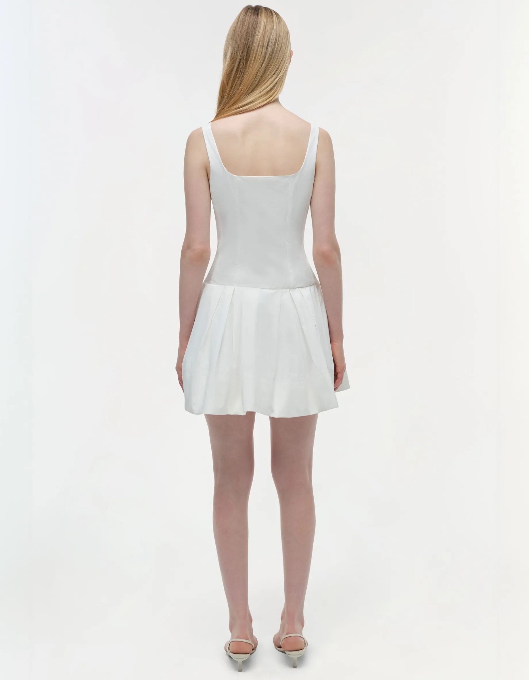 Ausgestelltes Mini-Kleid