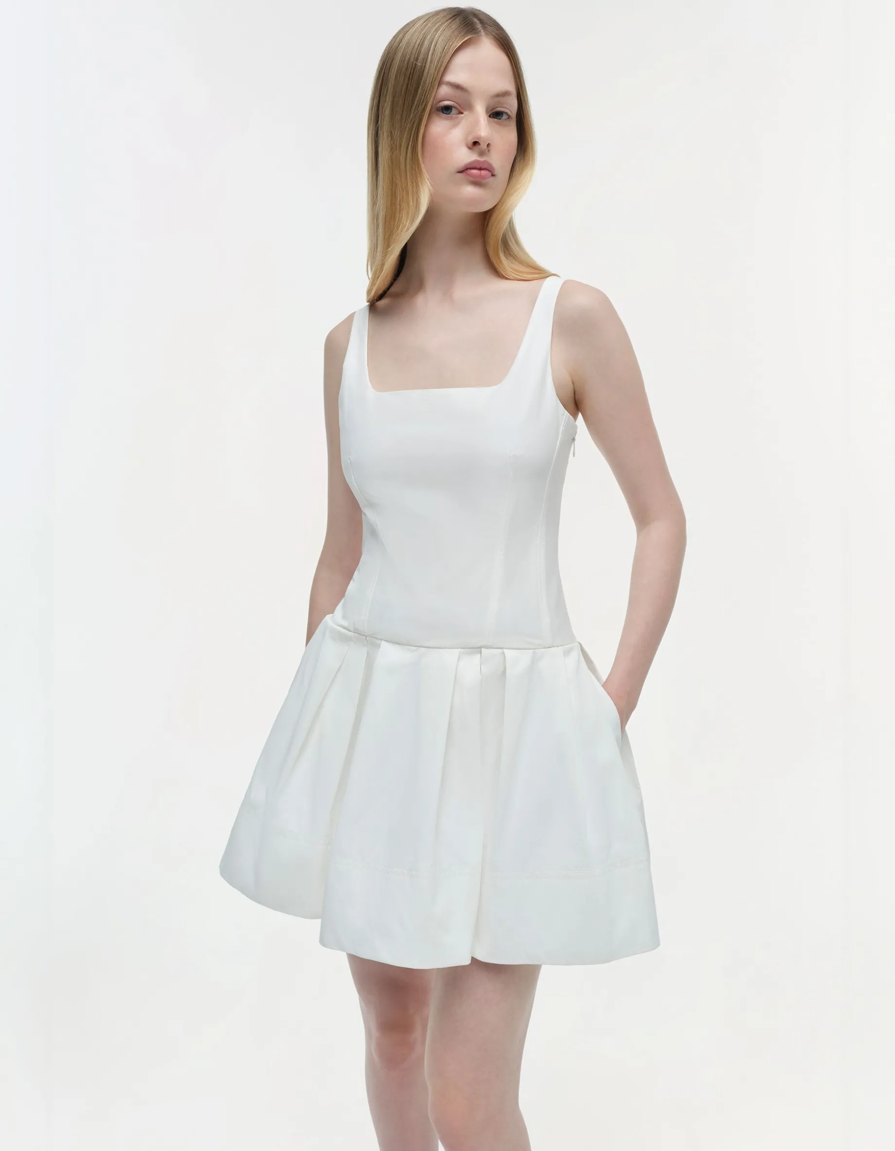 Ausgestelltes Mini-Kleid