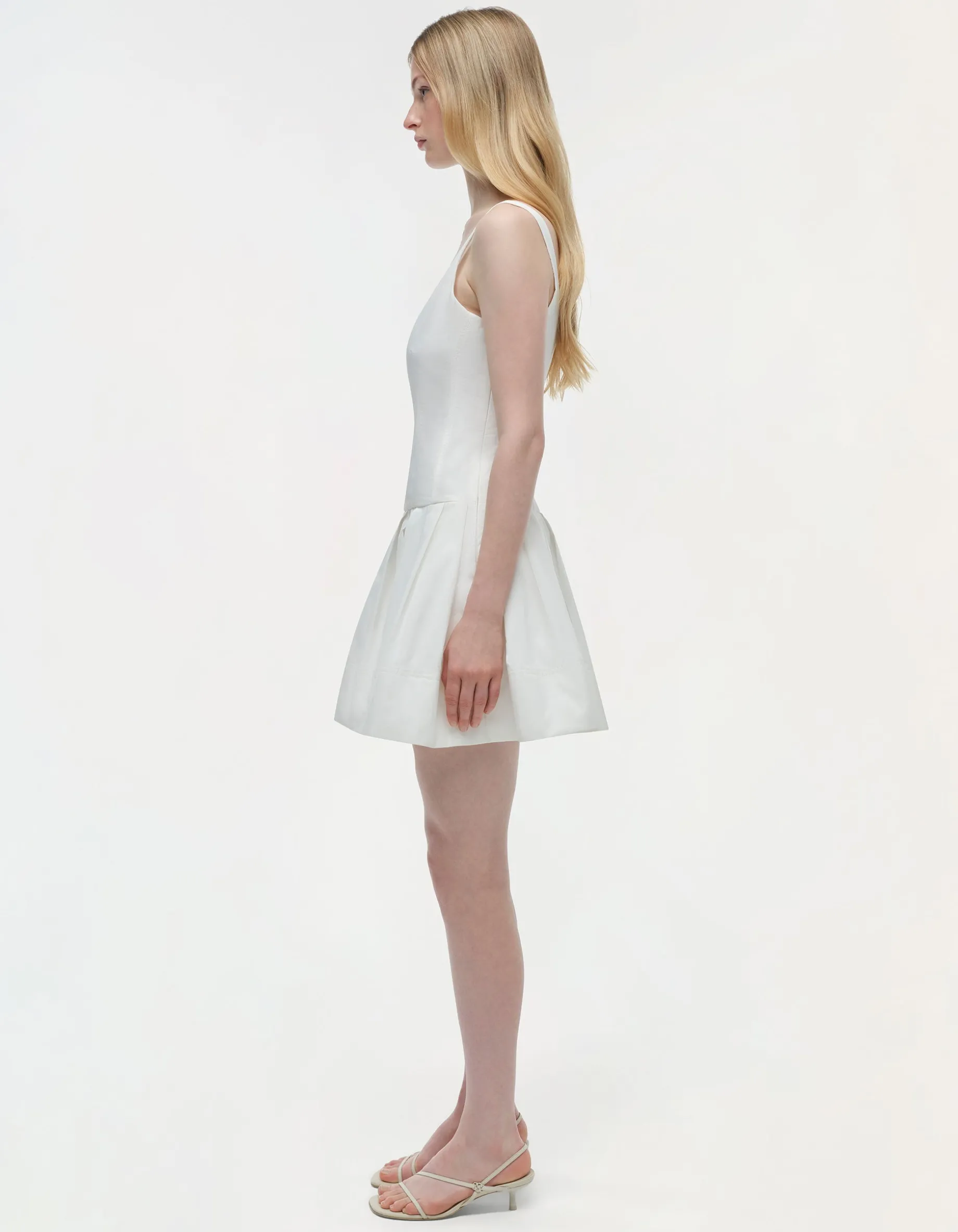Ausgestelltes Mini-Kleid