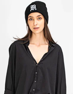 Beanie mit Label Stickerei