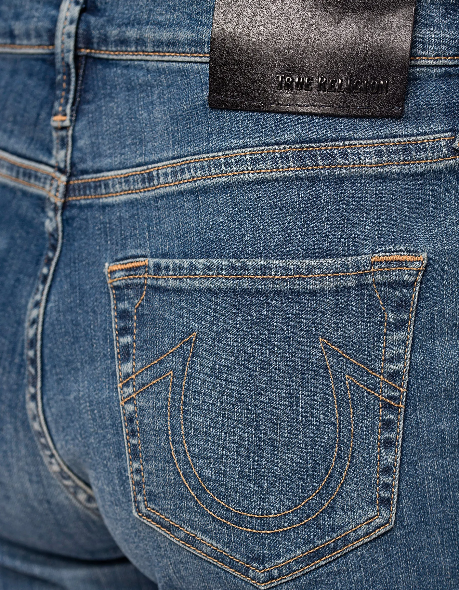 Bootcut-Jeans mit offenem Saum