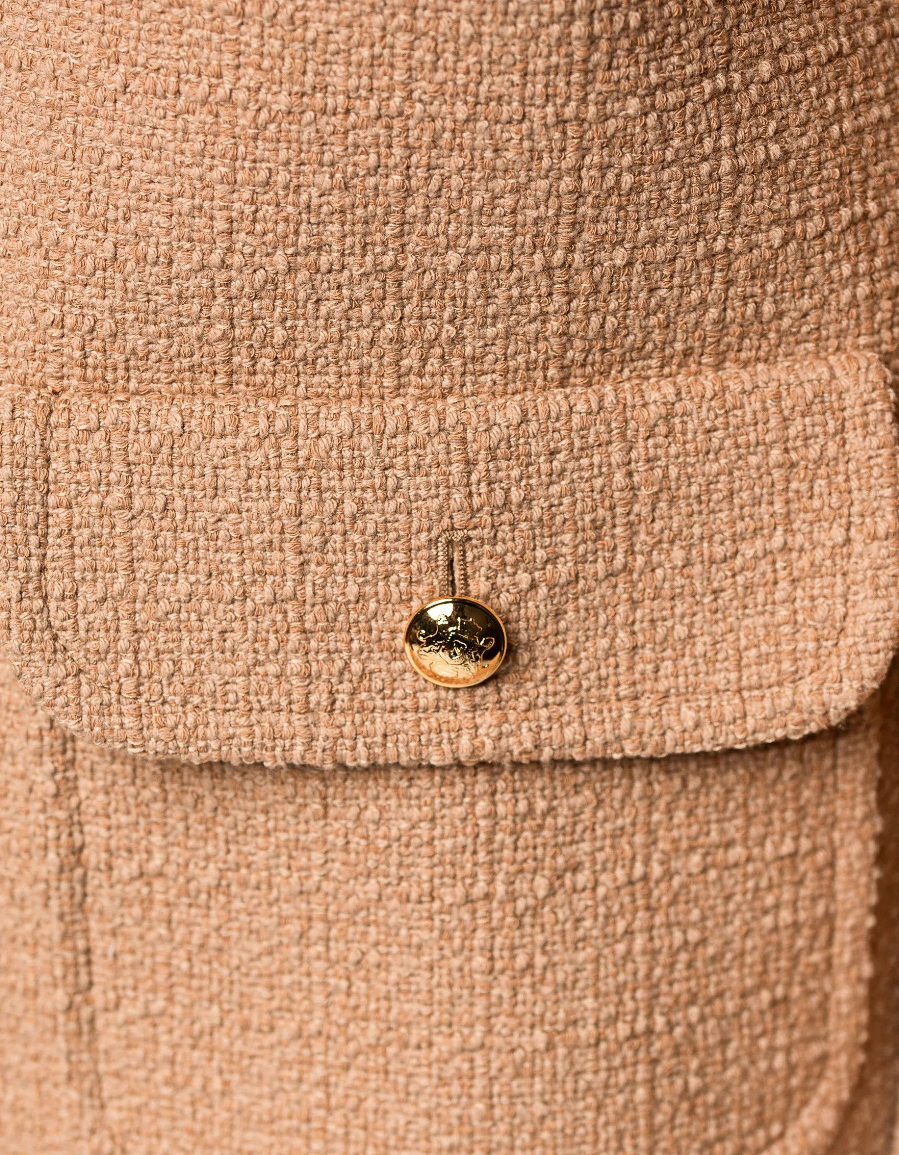 Bouclé-Jacke mit geprägten Knöpfen