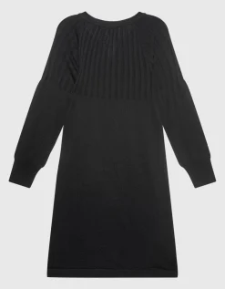 Feinstrickkleid mit Schlitzausschnitt