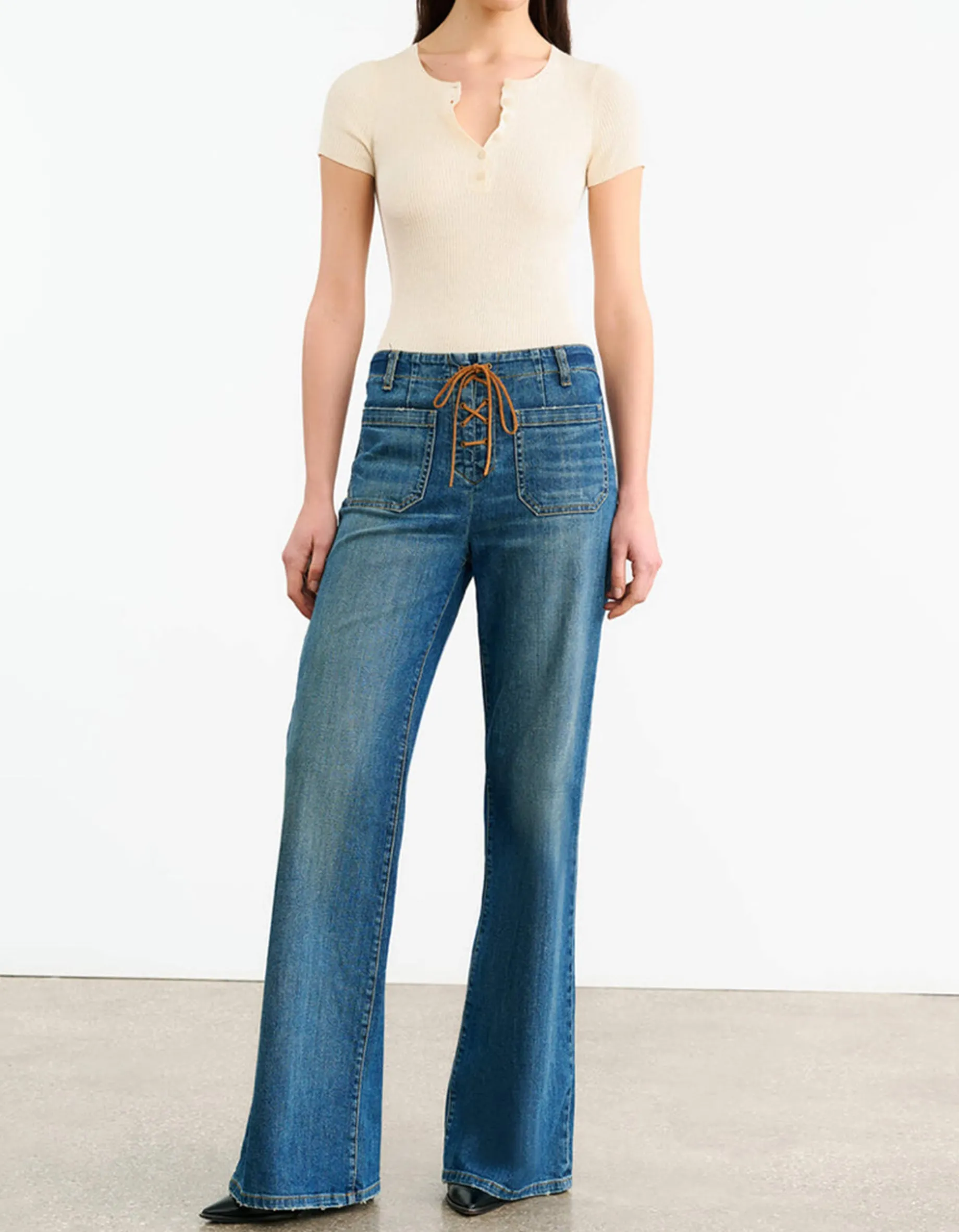 Flare-Leg Jeans Florence mit Wildleder-Schnürung