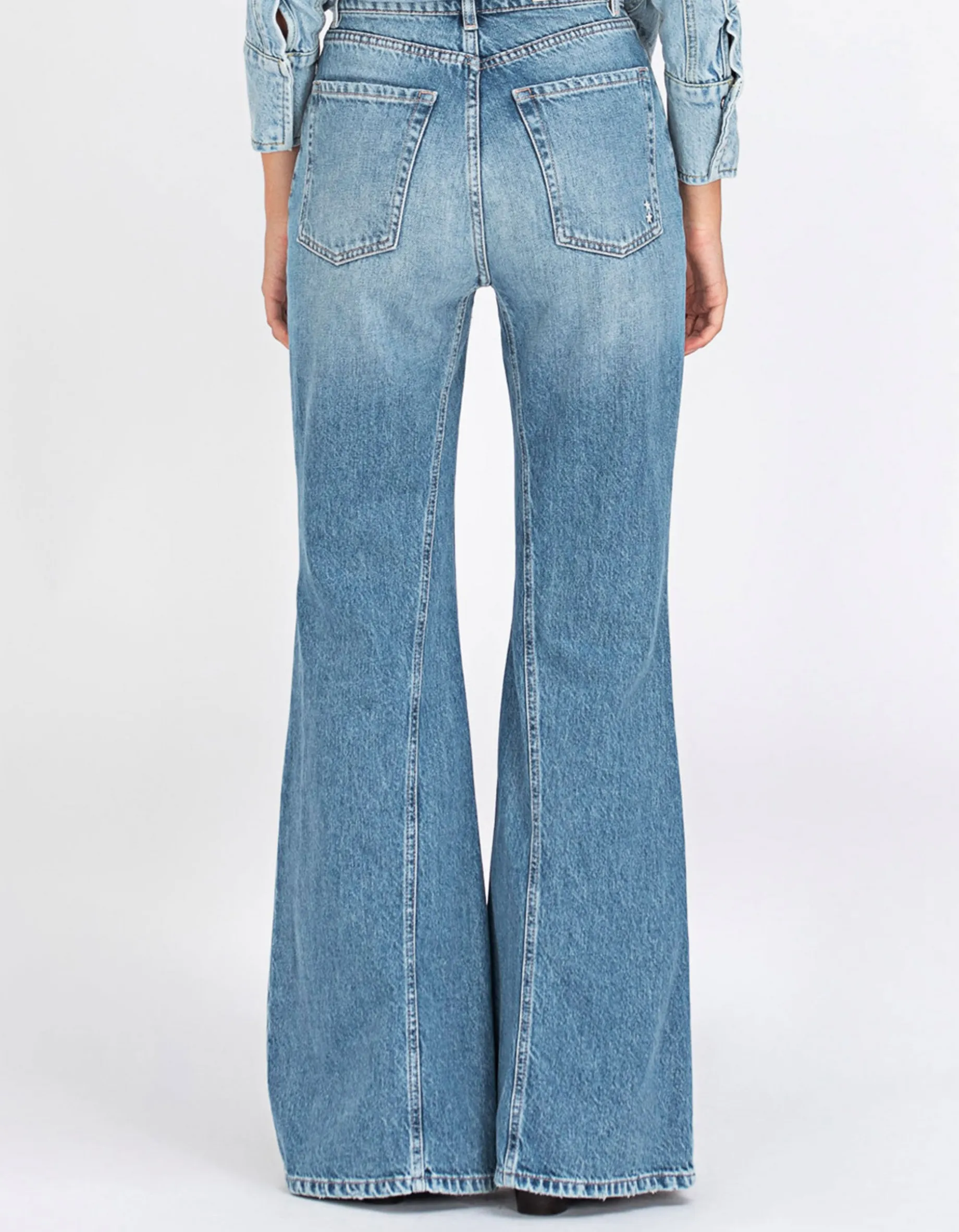 Flare-Leg Jeans Stella mit Ziernähten