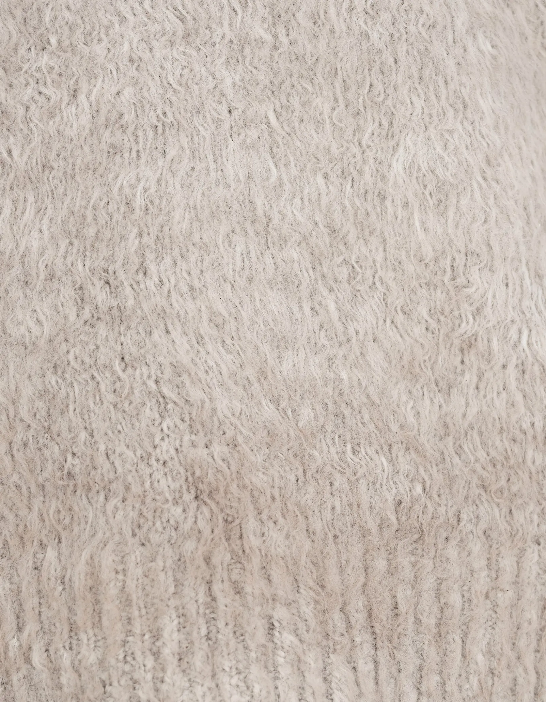 Fuzzy-Strickpullover