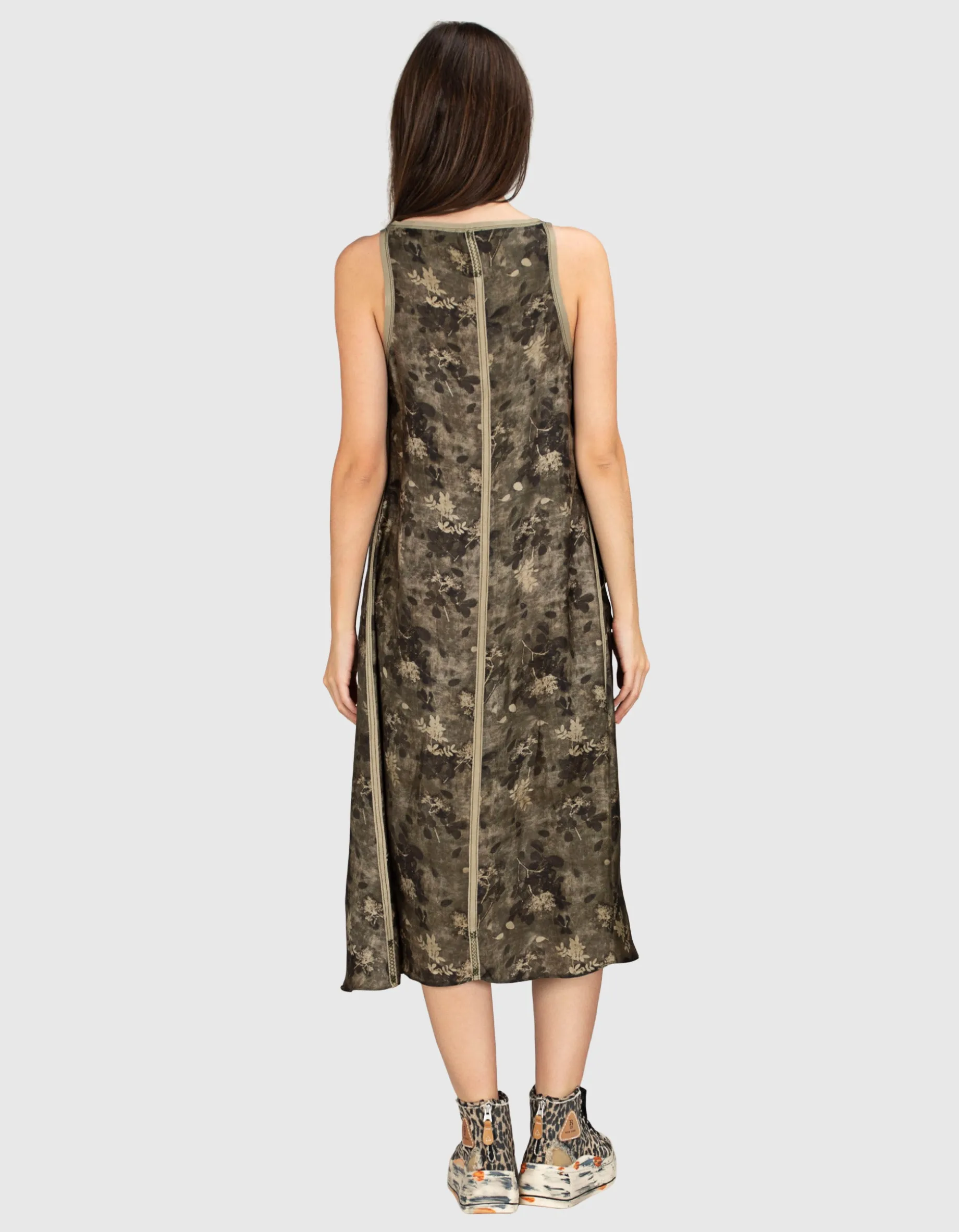 Gemustertes Kleid mit Eingrifftaschen