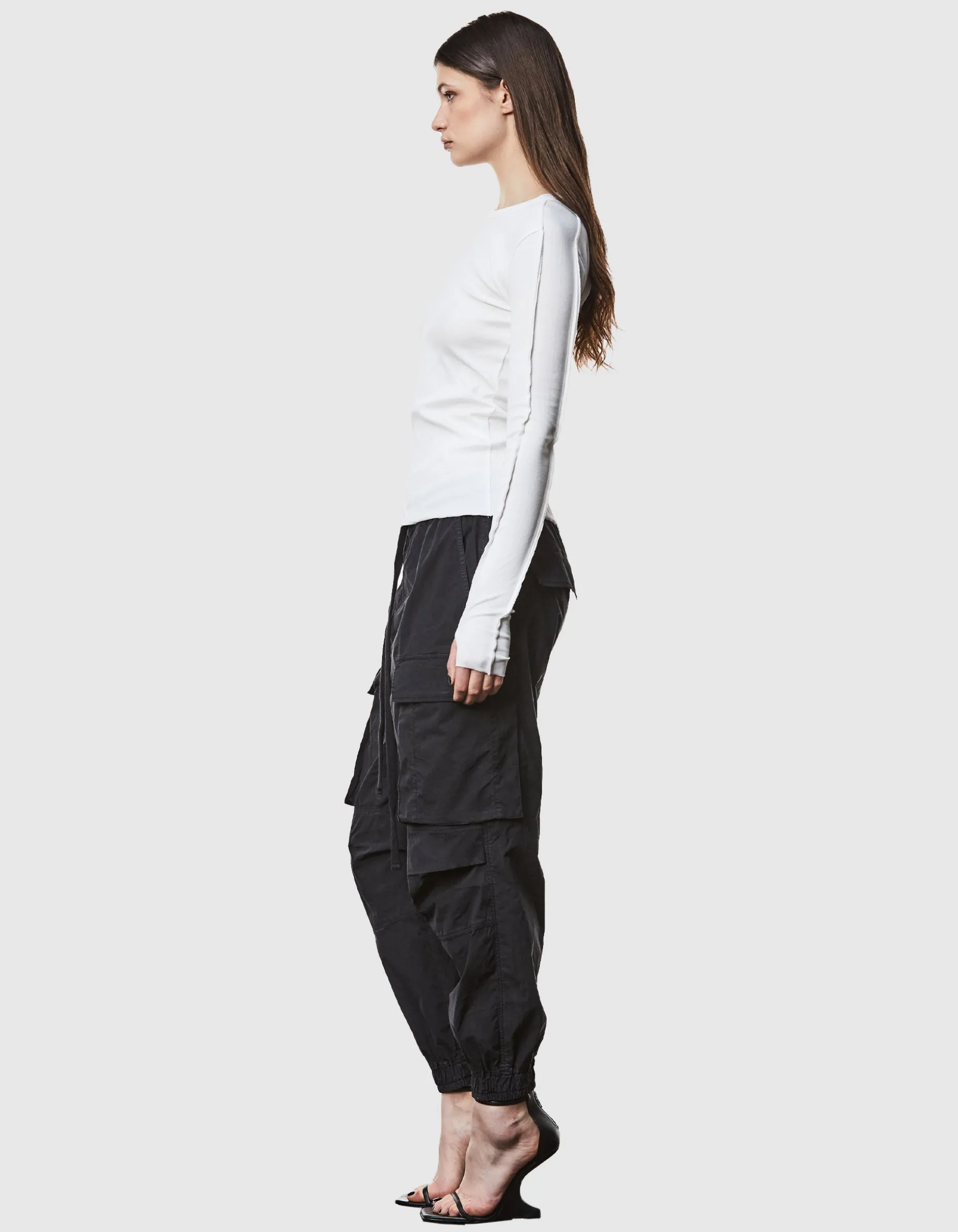 Geripptes Longsleeve mit Rundhalsausschnitt