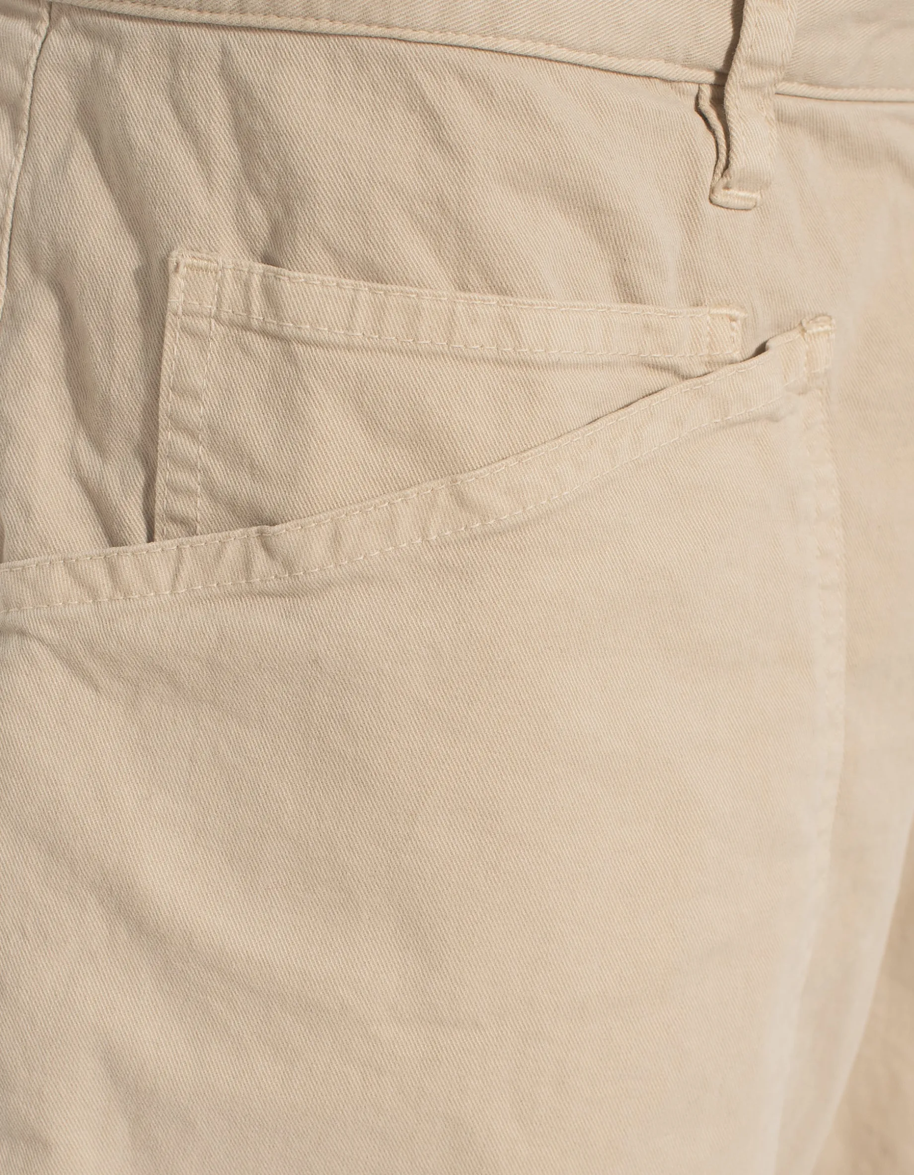 Hose Shon mit aufgesetzten Taschen