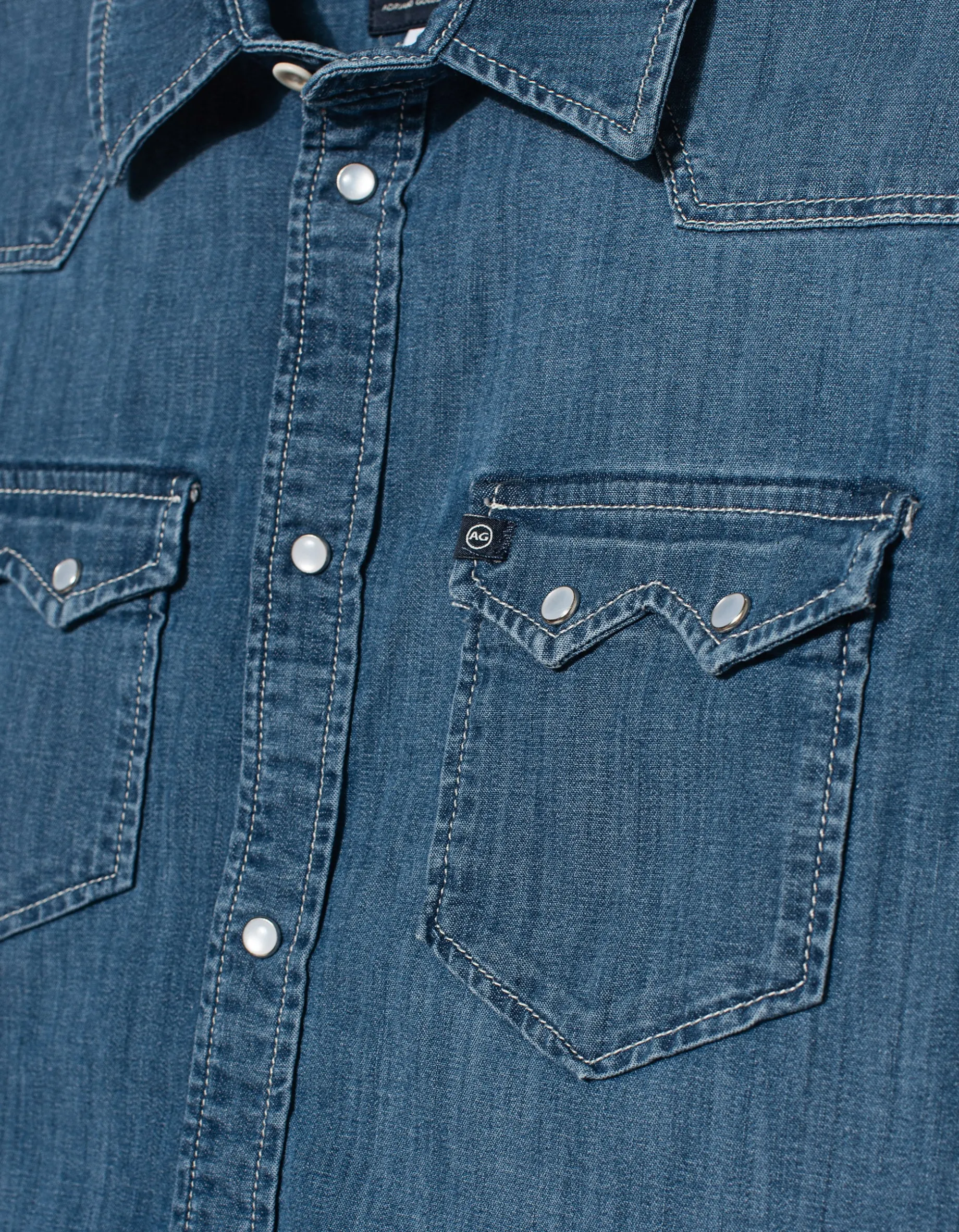 Jeanshemd im Western-Stil