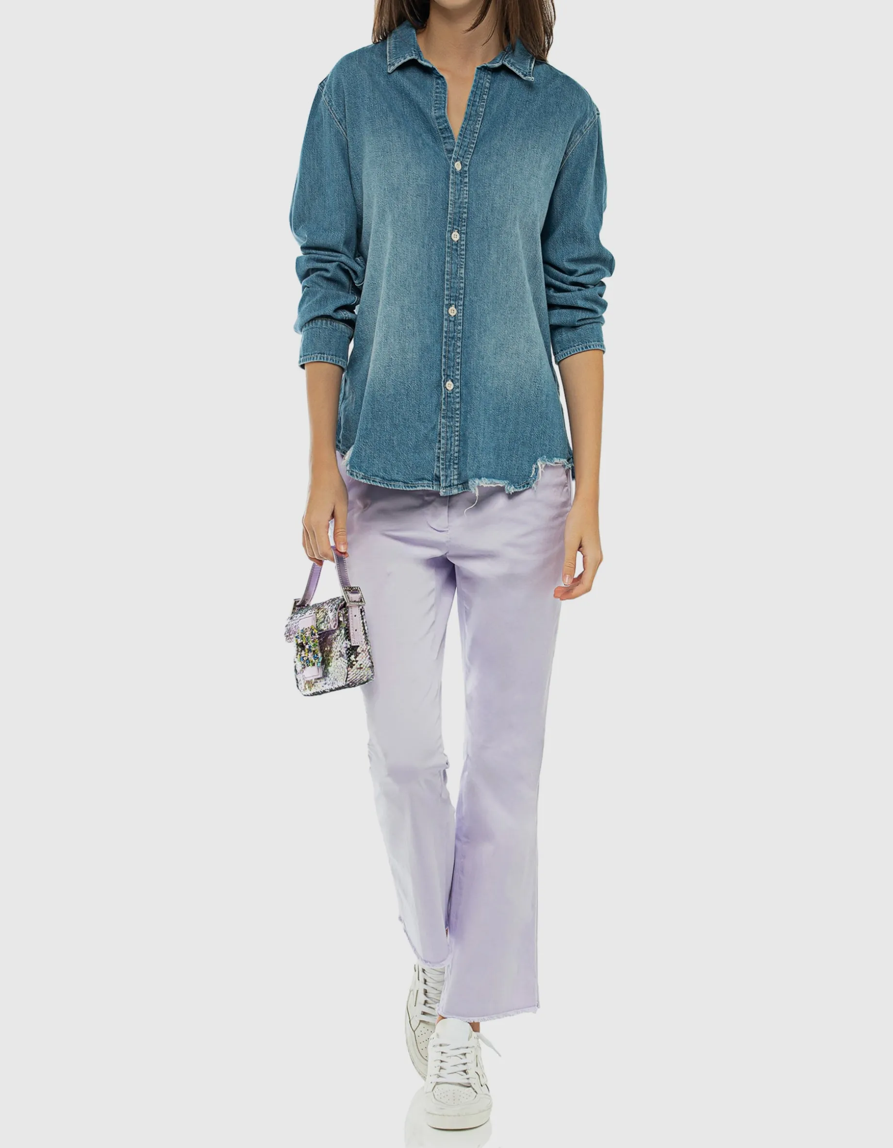 Jeanshemd mit offenem Saum