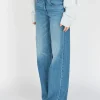 Low-Waist Wide-Leg Jeans
