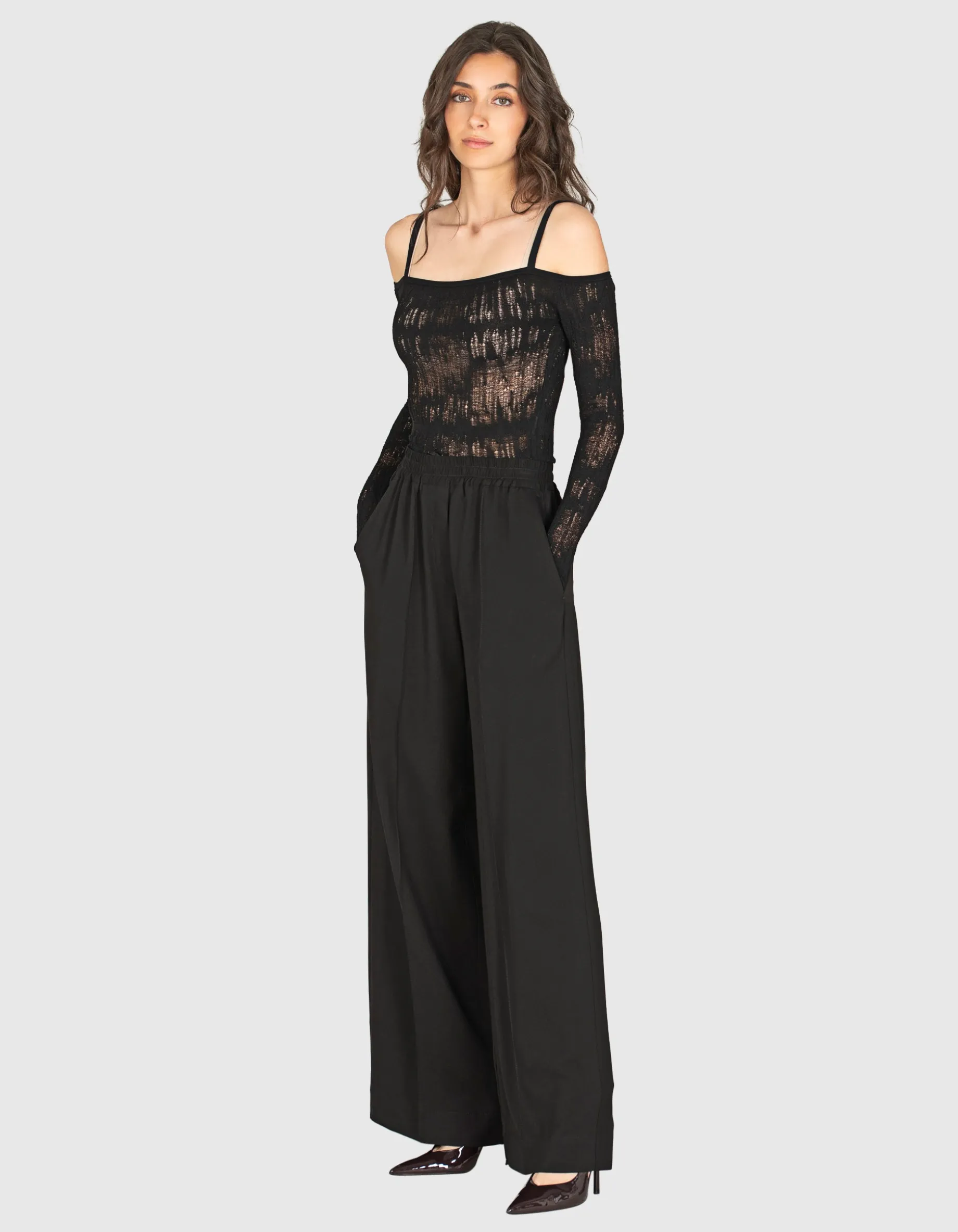Off-Shoulder Longsleeve