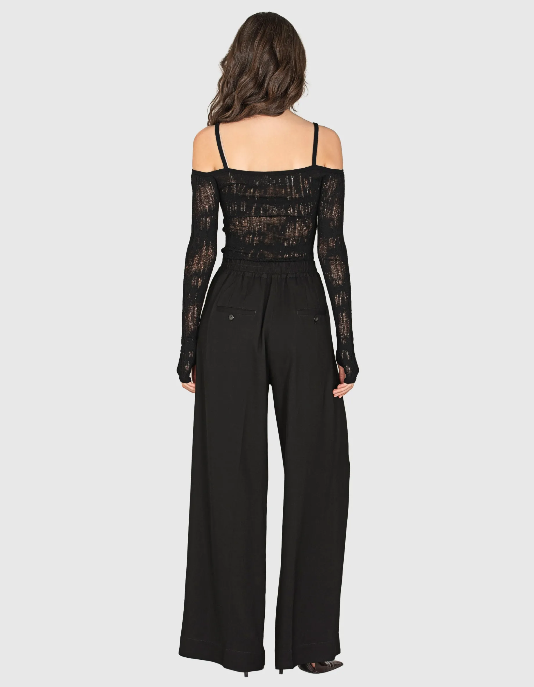 Off-Shoulder Longsleeve