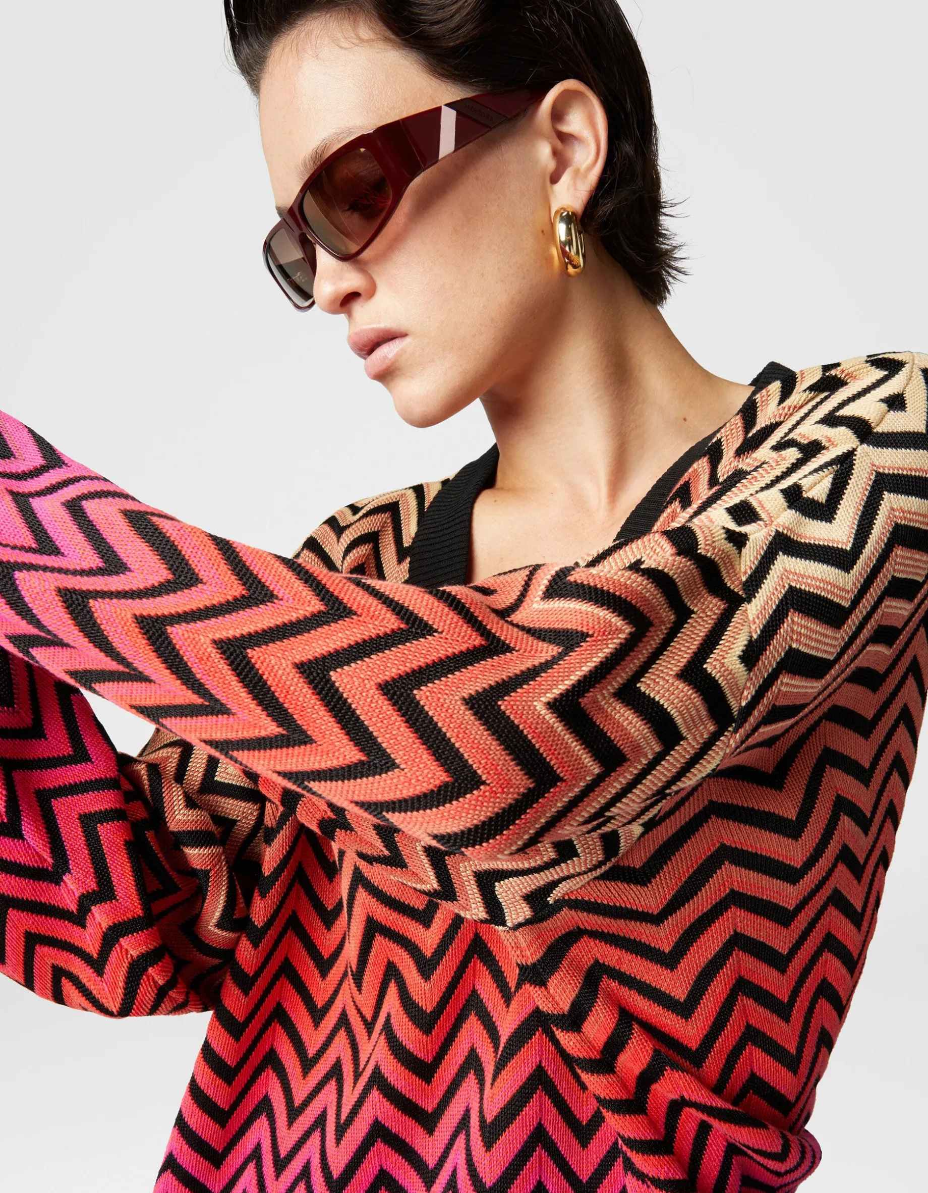 Oversize-Pullover mit Dégradé-Chevron und V-Ausschnitt