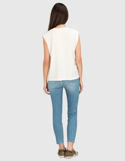 Washed-Out Skinny Jeans Bloom