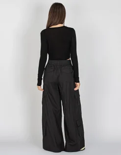 Wide-Leg Hose mit aufgesetzten Taschen