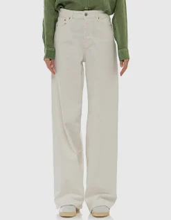 Wide-Leg Jeans