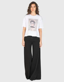 Wide-Leg Jeans