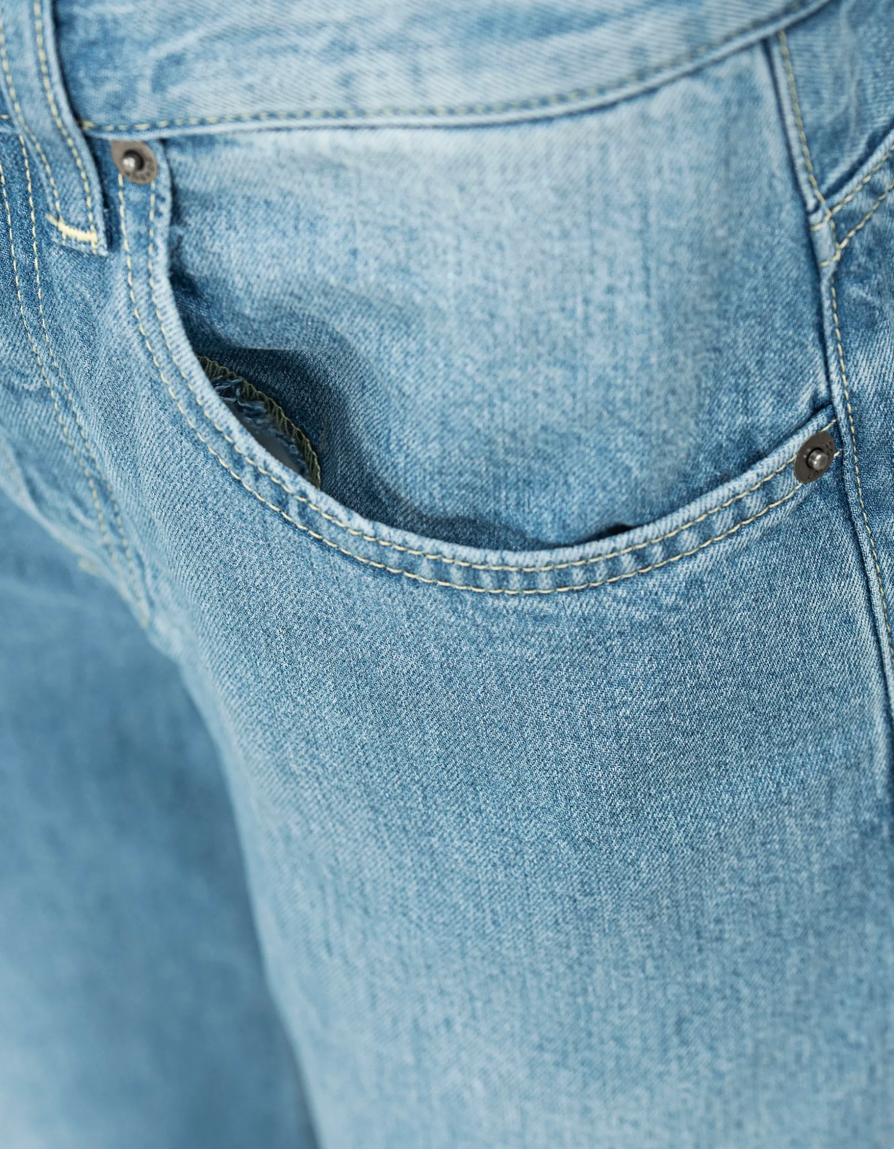 Wide-Leg Jeans
